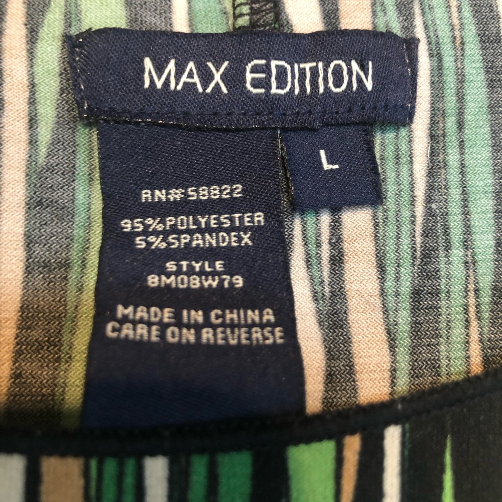 Women’s Max Edition Top. Size Large. - Picture 3 of 4